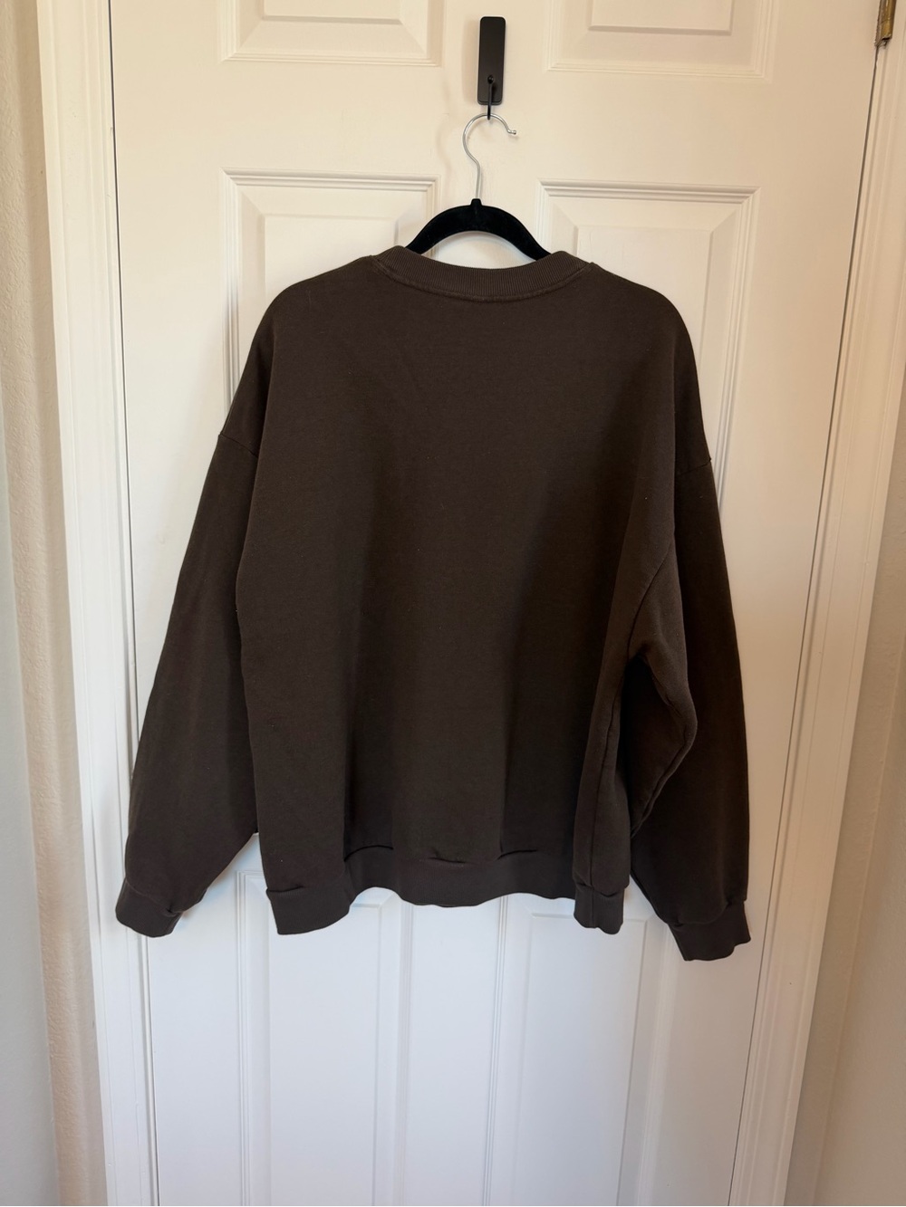 Alo Yoga Accolade Crew Neck Pullover, M - Picture 2 of 4
